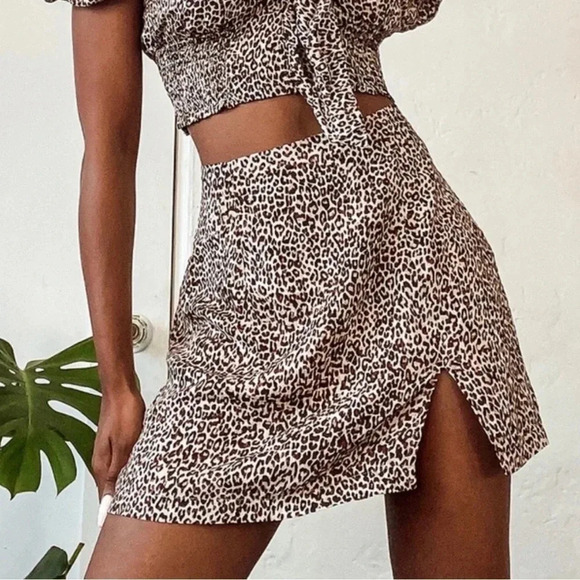 Lulus | Fiercely In Love Leopard Mini Skirt Side Zip Lined EUC - Picture 1 of 10